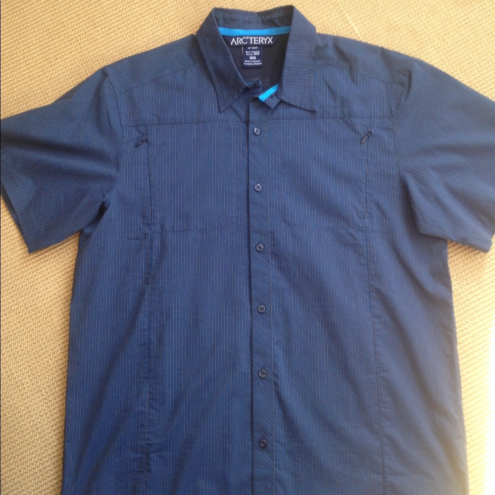 Arc'teryx short sleeve button down shirt